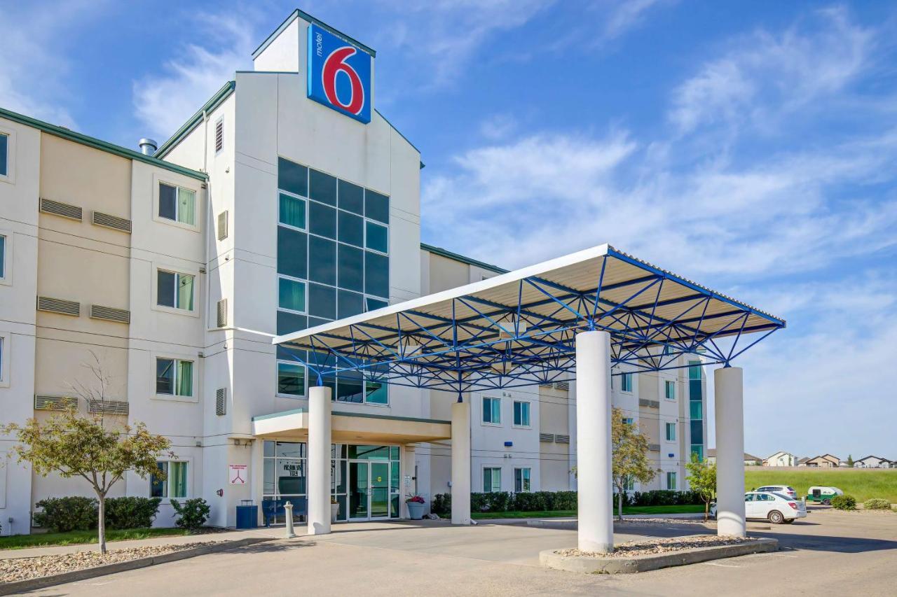 6-grande Prairie, Ab Hotel 2*
